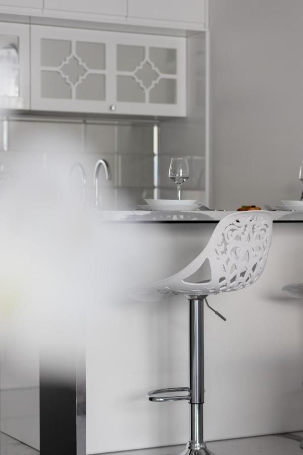 Elegant Apartments With Balcony & Parking Warsaw By Noclegi Renters Eksteriør bilde